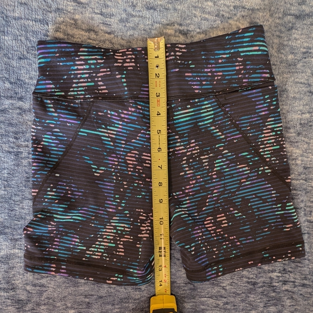 Title Nine XS Women’s Black Multicolor Spandex Shorts - Picture 7 of 8